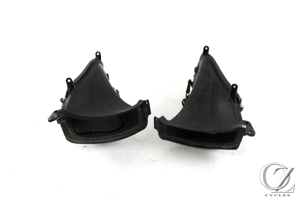 Juego de 15 tubos de ventilación de carenado superior Harley CVO Road Glide FLTRUSE 2015 Foto 1 de 4