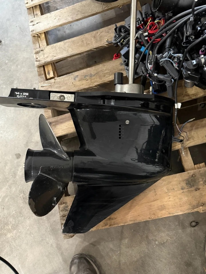 Caja de cambios unidad inferior Mercury FRESHWATER 75-90-115 de cuatro tiempos OEM 8M0088072 Foto 1 de 1