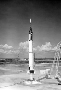 NASA Mercury-Redstone 3 - Freedom 7 - 1961 - Alan Shepard - Photo Magnet - Picture 1 of 2