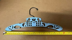 Vintage Blue Plastic Kids Children’s Baby Clothes Hanger With Lambs L5 - Picture 1 of 3