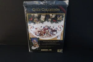Dimensions Gold Collection SANTA'S WILDLIFE Tree Skirt Kit 8565 Cross Stitch NEW - Picture 1 of 5