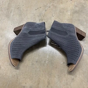 Toms Perforated Suede Leather Gray Open Toe Zip Booties Size 8 - Picture 1 of 12