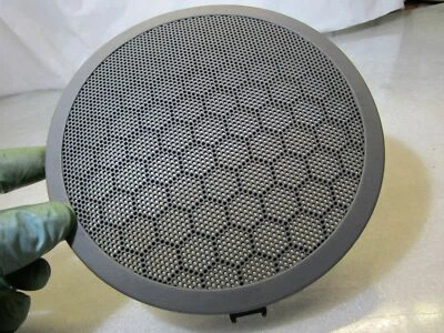 Renault Megane Scenic 2 mk2 right front door card speaker grille cover mesh trim - Image 1 of 4