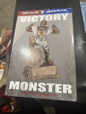 Trofeo soporte insertable resina pintado a mano monstruo grande (#R15) Foto 1 de 4