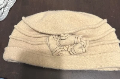 elige tu sombrero ciruela 100% lana beige  Foto 1 de 3