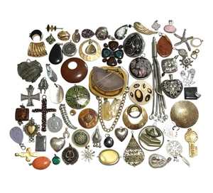 Vintage Modern Anhänger Charm EINIGE SIGNIERT Handarbeit Trödelkiste gemischt 2 Pfund Gold Silber - Bild 1 von 15