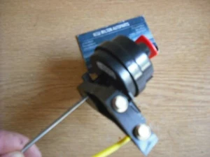 MERCEDES W208 CLK CONVERTIBLE FUEL FILLER DOOR SOLENOID PUMP A2088000475 - Picture 1 of 3