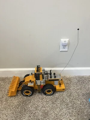 Vintage New Bright CAT Caterpillar 916 Wireless Remote Control 27MHz Front Load - Image 1 of 4