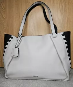 Borsa da trasporto Tumi Georgica VALORIE 100% PELLE - GRIGIO e NERO - Foto 1 di 10
