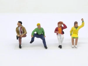 Woodland Scenics Sitting Figures - OO/HO - (Unused) Mint - Picture 1 of 6