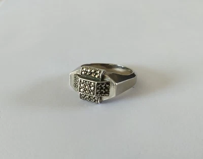 ANCIENNE BAGUE ART DÉCO ARGENT MASSIF PAVAGE MARCASSITTES 1930 tank - Photo 1/4