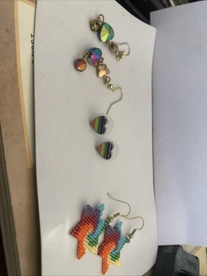 Lote de 3 pendientes colgantes en forma de corazón y estrella arco iris joyas orgullo Foto 1 de 4