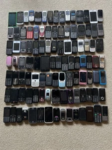 Lot Job Mix 100 x Mix de téléphones portables non testés - Photo 1 sur 5