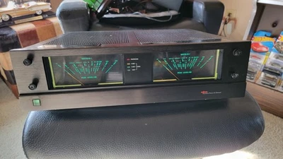 ¡Hallazgo raro! Amplificador Proton D1200 con impresionantes medidores verdes Foto 1 de 4