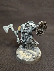 Space Wolves | Captain /w Relic Shield CUSTOM | Primed & Ready for Paint - Picture 1 of 6