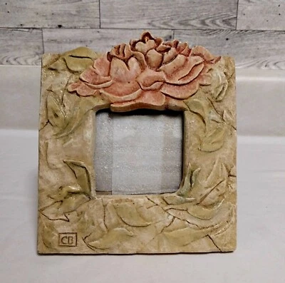 MARCO DE FOTOS FETCO CERÁMICA ROSA TEXTURIZADO TAMAÑO DE FOTO 2 1/2"X 2 1/3" INDEPENDIENTE Foto 1 de 4