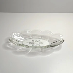 Antiguo plato de baratija Starburst de vidrio transparente con panel colonial - Imagen 1 de 8