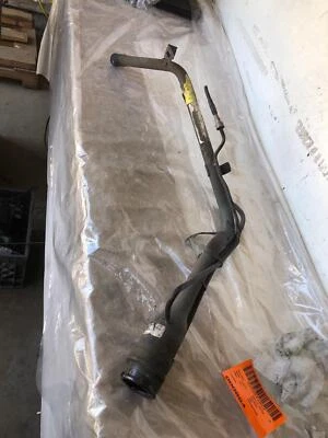 Conjunto de tubo de cuello de llenado de combustible Ford Fusion Sel 2010-2012 AE5Z-9034-L sedán OEM Foto 1 de 4