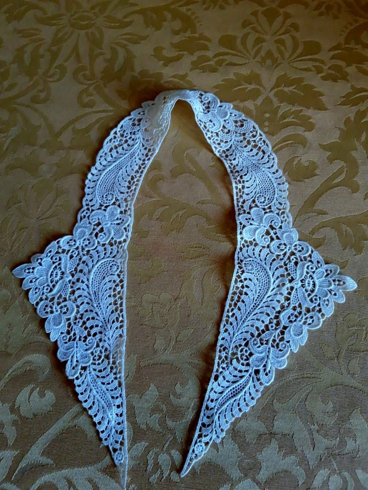 Vecchio colletto in pizzo colore bianco - Immagine 1 di 4