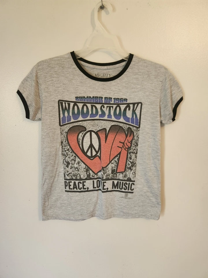 Camiseta Mighty Fine Woodstock Verano de 1969 Peace Love Music Timbre Niñas M Foto 1 de 2