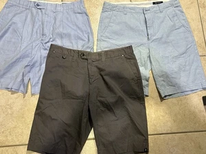 3 pares de pantalones cortos de vestir para hombre 34 Daniel Cremieux (2 azules) Marc Ecko (1 gris negro) - Imagen 1 de 14