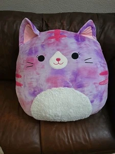 Squishmallow Caeli die lila & rosa Batik Katze 24 Zoll Plüschtier JUMBO - Bild 1 von 6