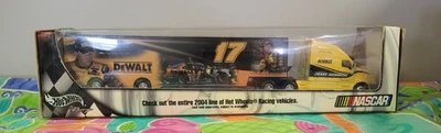 2004 Matt Kenseth Victory Lane Transporter #17 DeWalt Hot Wheels Полугрузовик Новый - Изображение 1 из 4