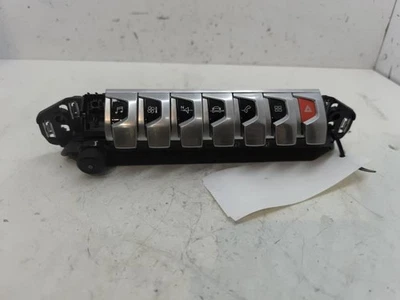 Bouton de warning PEUGEOT 3008 2 PHASE 1 9848693880 - Photo 1/4