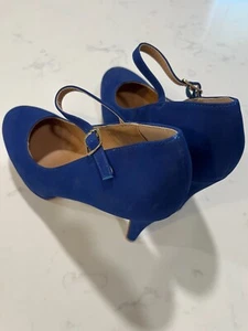 JC Women's Blue Suede Buckle Slip On Round Toe Heel Shoes Size 7.5 - Picture 1 of 6