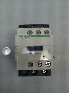 Square D: LC1D09G7; Contattore, 3PH, Non Rev., 9 Amp, 1NO/1NC Aux., Bobina 120VAC - Foto 1 di 1