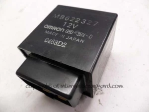 Mitsubishi Shogun Pajero 91-98 3.0 V6 relay black MB622327 - Picture 1 of 1