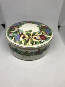 Mikasa Christmas Bouquet Round Butter Candy Dish UTO71/683 Japan Holly Fruit - Picture 1 of 6