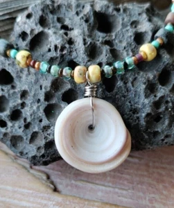 Hawaiian Puka Shell Beach Necklace Casual Beaded Wife Sister Mom Auntie Friend - Picture 1 of 6