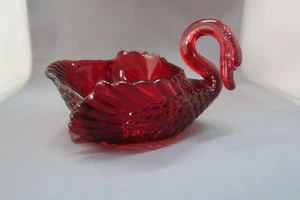 Vintage Cambridge Carmen Red Glass Swan 6 1/2" - Picture 1 of 5