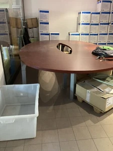 tavolo riunioni - Foto 1 di 6