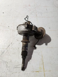 1963-67 CHEVROLET TRUCKS DISTRIBUTOR CORE 6CYL DELCO REMY#1110280 2J-5 CORE - Picture 1 of 3