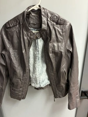 Chaqueta de moto de cuero gris para dama Whey Blue Urban Outfitters - talla M Foto 1 de 4