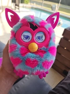 "Juguete interactivo parlante Furby Boom Pink Hearts rosa azulado 6"" 2012 funcionando" - Imagen 1 de 10