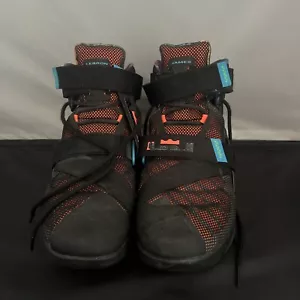 nike lebron james size 12 mens - Picture 1 of 7