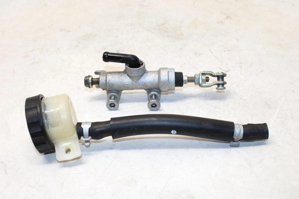 2006 Kawasaki Ninja 250r Ex250f freio traseiro cilindro mestre com reservatório - Imagem 1 de 4