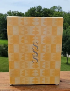 AVON SKIN SO SOFT Light Lush Lozione Idratante Doccia Set Regalo Spray Lavaggio SSS - Foto 1 di 10