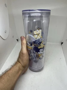 Bicchiere Starbucks 24 oz plastica Walt Disney World 50° anniversario senza cannuccia - Foto 1 di 24