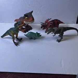 Dinosauro Jurassic World Chompin’ Carnotaurus Toro + 4 dinosauri assortiti - non testato - Foto 1 di 20