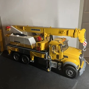 Bruder Mack Granite Liebherr Crane Truck 02818 Yellow 1:16 LTF 1045 Semi-Loader - Picture 1 of 22