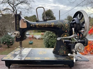 Montgomery Ward Vintage sewing machine vs III - Picture 1 of 13
