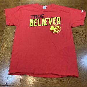 Atlanta Hawks T-shirt Mens Large Red Logo True Believer Crew Neck NBA Basketball