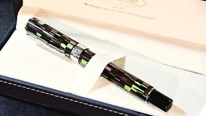 Pluma Estilográfica Mosaico Estilógrafo VERDE/NAUVE Plata APPT. Plumín mediano - NUEVO EN CAJA - Imagen 1 de 10