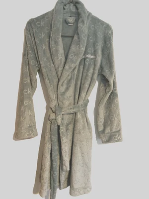 Bata de felpa polar verde claro con logotipo verde azulado de Calvin Klein hasta la rodilla talla XS/S NUEVA SIN ETIQUETAS Foto 1 de 3