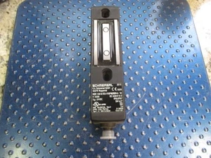 SCHMERSAL SAFETY INTERLOCK SENSORMZM 100 B ST2-1P2PW2REM-A P/N 101211071 - Picture 1 of 3