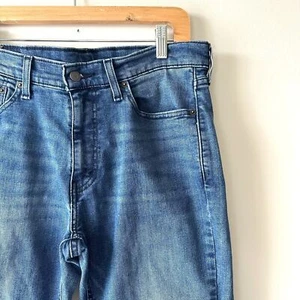 Pantalones de mezclilla para hombre Levi's 541 calce deportivo 33x30 lavado medio pierna recta usados en excelente estado - Imagen 1 de 8